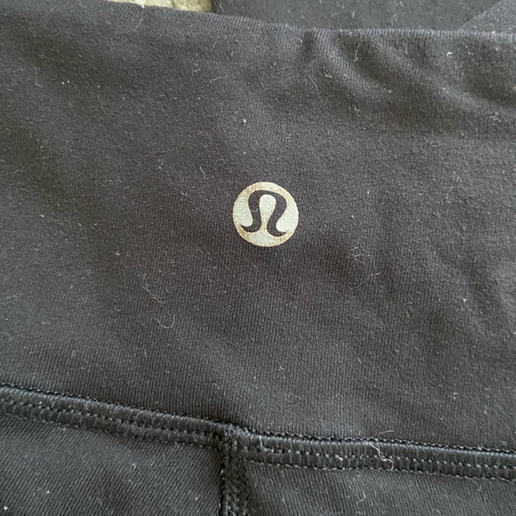 Black Lululemon leggings - Picture 3 of 4